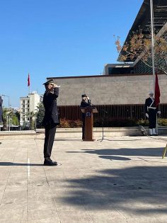 EMNİYET MENSUPLARI ATATÜRK ANITINA ÇELENK SUNDU