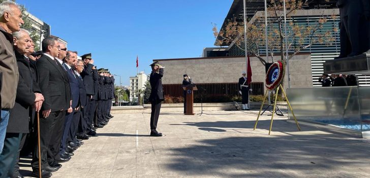 EMNİYET MENSUPLARI ATATÜRK ANITINA ÇELENK SUNDU