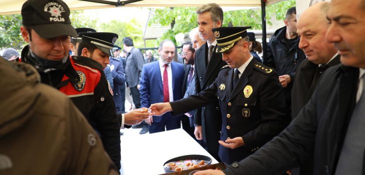 KAHRAMAN POLİSLERİÇİN PROGRAM DÜZENLENDİ