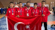 GÜREŞTE DENİZLİLİ KAAN EMİRHAN DÜNYA İKİNCİSİ