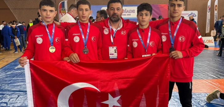 GÜREŞTE DENİZLİLİ KAAN EMİRHAN DÜNYA İKİNCİSİ