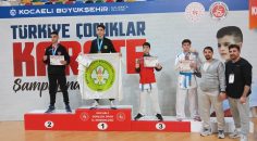 DENİZLİLİ KARATECİLERDEN MADALYA YAĞMURU