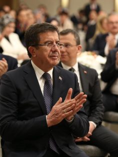 NİHAT ZEYBEKCİ CEVAP VERDİ