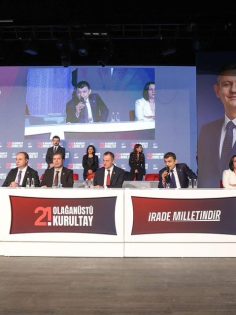 ÇAVUŞOĞLU, CHP KURULTAYINDA DİVAN BAŞKANI SEÇİLDİ