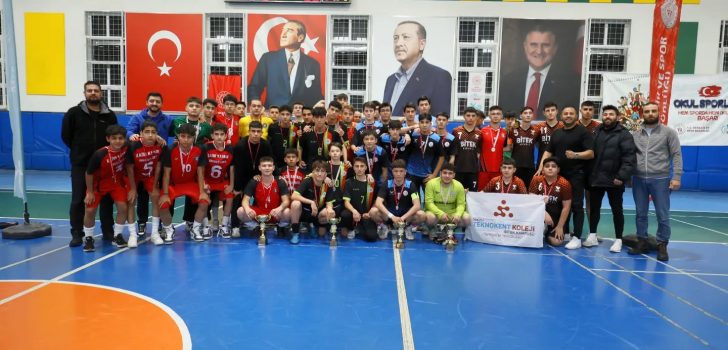 FUTSAL İL ŞAMPİYONASI’NDA ÖDÜLLER SAHİPLERİNİ BULDU