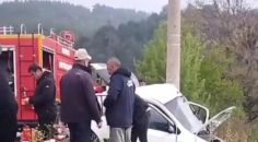 ACIPAYAM’DA OTOMOBİL DİREĞE ÇARPTI: 2 ÖLÜ, 1 YARALI