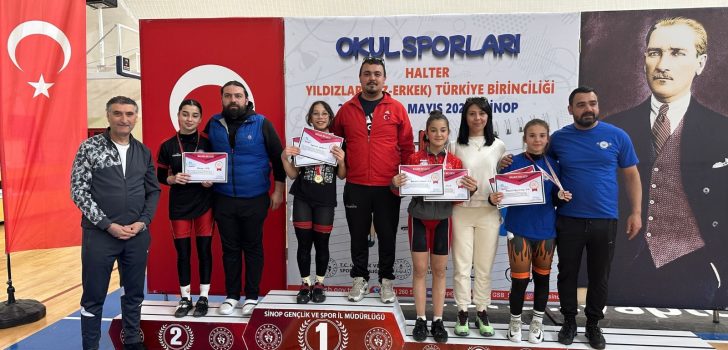 DENİZLİLİ HALTERCİ HAYRUNNİSA KARACA TÜRKİYE ŞAMPİYONU