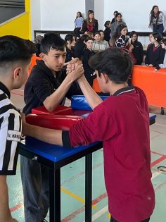 BEYAĞAÇ’TA BİLEK GÜREŞİ ŞAMPİYONASI