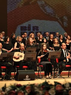DENİZLİLİLER YEŞİLÇAM ŞARKILARI İLE GEÇMİŞE DÖNDÜ
