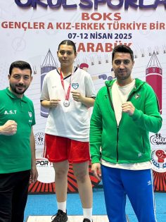 BOKS’TA ELİF TÜRKİYE İKİNCİSİ