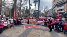 EMEKLİDEN ZAM PROTESTOSU