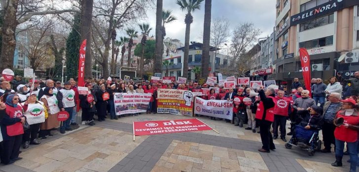 EMEKLİDEN ZAM PROTESTOSU
