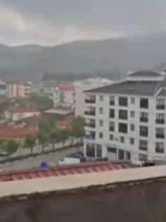 KALE’Yİ DOLU YAĞIŞI VURDU