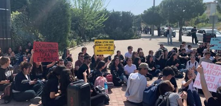 ÖĞRENCİLER ÖĞRETMENLERİNİ GERİ İSTİYOR