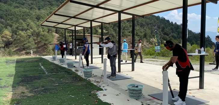 EN İYİ ATIŞI YAPANLAR KUPA VE ÖDÜLLERİNİ ALDI