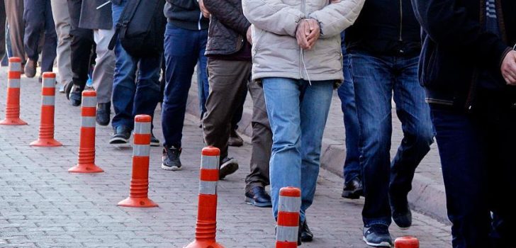 333 FİRARİ YAKALANDI