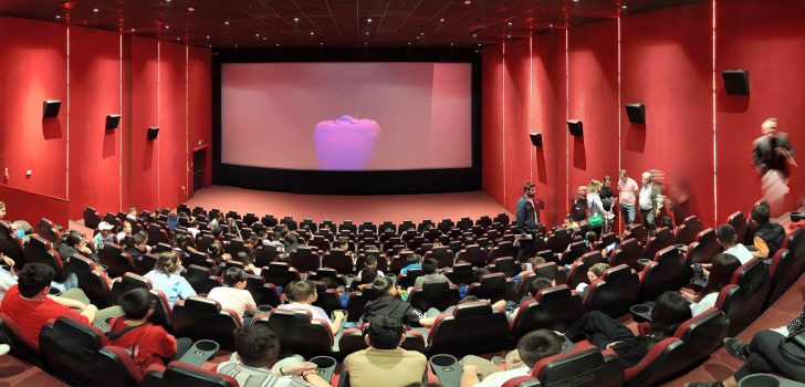 MİNİK KALPLER 23 NİSAN’DA SİNEMAYLA TANIŞTI