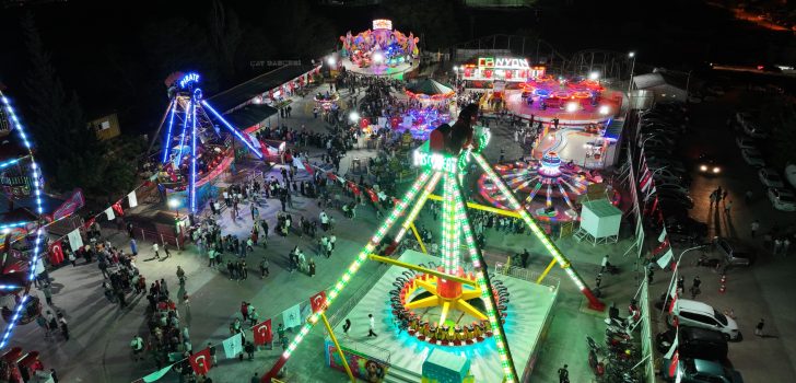 PAMUKKALE’DE 23 NİSAN ÇOCUK ŞENLİĞİ COŞKUSU VARDI