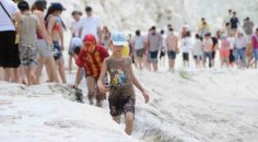 PAMUKKALE BAYRAMDA DOLDU TAŞTI