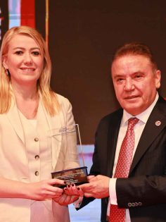 BELEDİYELER BİRLİĞİ’NDEN MERKEZEFENDİ’NİN BAŞARISINA İKİ ÖDÜL