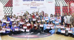 ŞAMPİYONLAR ÖDÜLLERİNİ ALDI