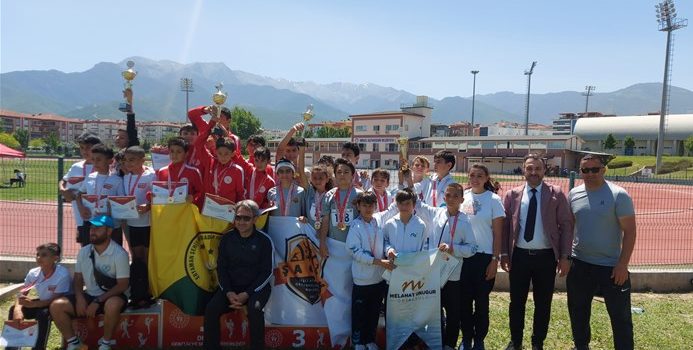 ATLETİZM TÜRKİYE ŞAMPİYONASI’NDA ÖDÜLLER SAHİPLERİNİ BULDU