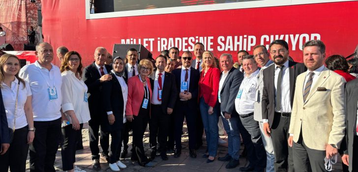 CHP İZMİR’E AKIN ETTİ