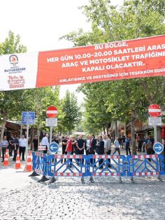BAYRAMYERİ MEYDANI 1 AY ARAÇ TRAFİĞİNE KAPATILDI