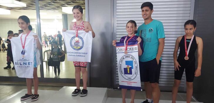 MİNİK KULAÇLAR YARIŞIYOR