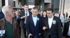 CHP LİDERİ ÖZEL’E YUMRUKLU SALDIRI KINANDI