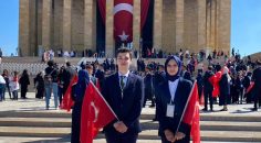 GENÇLER, ATA’NIN HUZURA ÇIKIP CUMHURBAŞKANI İLE BİR ARAYA GELDİ