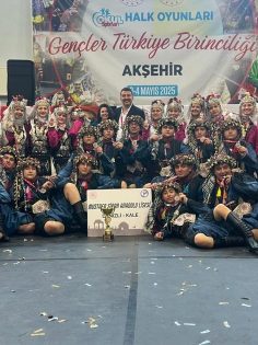 KALE HALK OYUNLARI EKİBİ, TÜRKİYE İKİNCİSİ OLDU