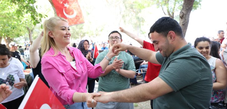 ÖZEL BİREYLER İZMİR’DE GÜZEL BİR GÜN GEÇİRDİ