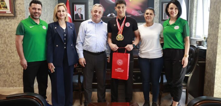 ŞAMPİYON YÜZÜCÜNÜN HEDEFİ AVRUPA