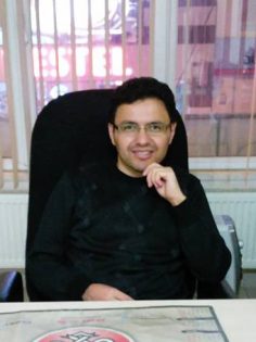 TRAKTÖRÜN DEVRİLMESİ SONUCU HAYATINI KAYBETTİ