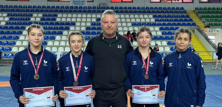 DENİZLİLİ GÜREŞÇİLER YİNE ZİRVEDE