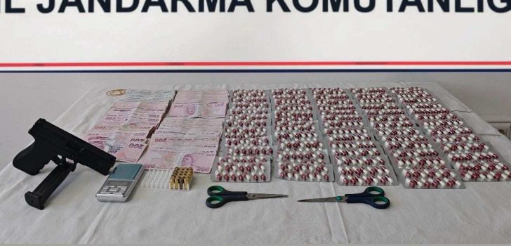 JANDARMA’DAN UYUŞTURUCU OPERASYONU: 3 TUTUKLAMA