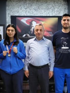 BAŞARILI BOKSÖRDEN ERDOĞAN’A ZİYARET