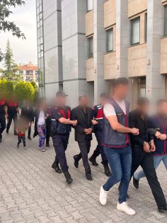 HONAZ’DA HIRSIZLIK ŞEBEKESİ YAKALANDI