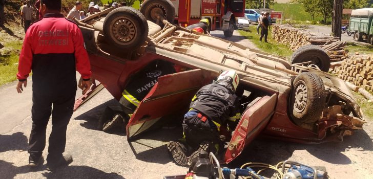 SÜRÜCÜ ARAÇTA SIKIŞTI, EKİPLER SEFERBER OLDU