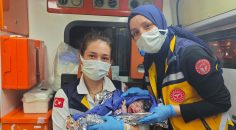 AMBULANSTA DOĞUM YAPTI