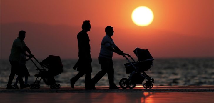 DENİZLİ’DE BİNLERCE KİŞİ TEK BAŞINA YAŞIYOR