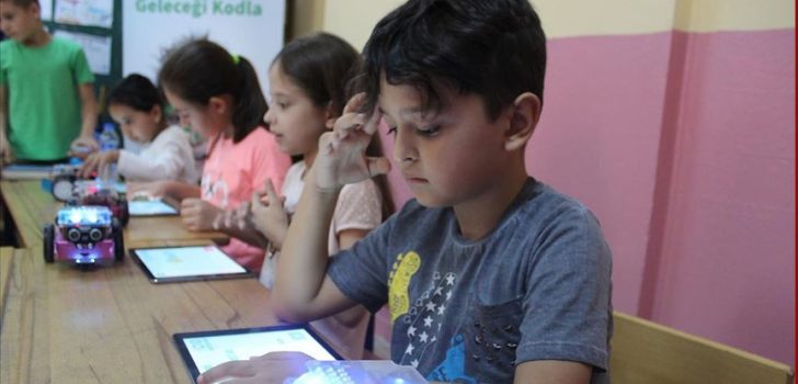 ÇOCUKLAR, DİJİTAL DÜNYANIN RİSKLERİNDEN KORUNACAK