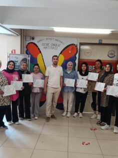 EĞİTİM GÖREN GEBELERE BELGELERİ VERİLDİ