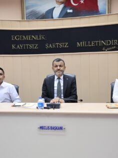 YENİ SKANDALLAR SONRAKİ OTORUMA KALDI!