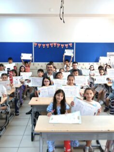 DENİZLİ’DE KARNE SEVİNCİ