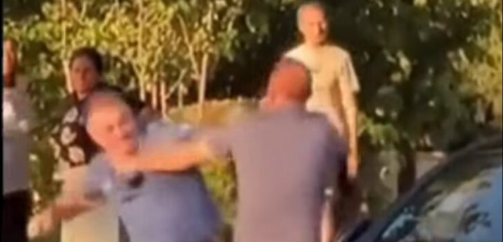 POLİSLE MECLİS ÜYESİ YUMRUK YUMRUĞA KAVGA ETTİ