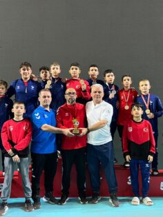 DENİZLİLİ GÜREŞÇİLER SİVAS’TA FIRTINA GİBİ ESTİ