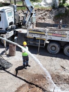 YILLARIN İÇME SUYU SORUNU ÇÖZÜLDÜ