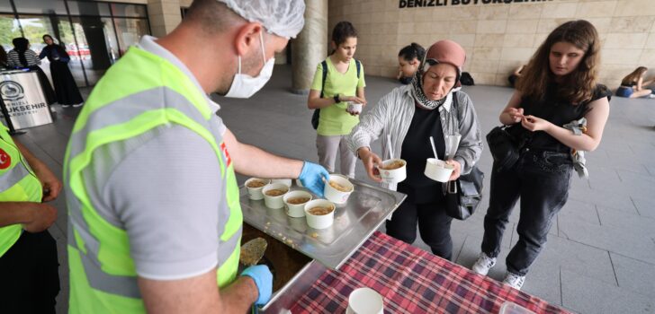 FERDİ ZEYREK İÇİN HAYIR İKRAMI